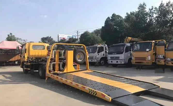 宕昌汽车中途维修案例